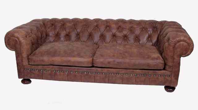 Appraisal: A MODERN GOOD QUALITY BROWN LEATHER BUTTON UPHOLSTERED CHESTERFIELD SOFA