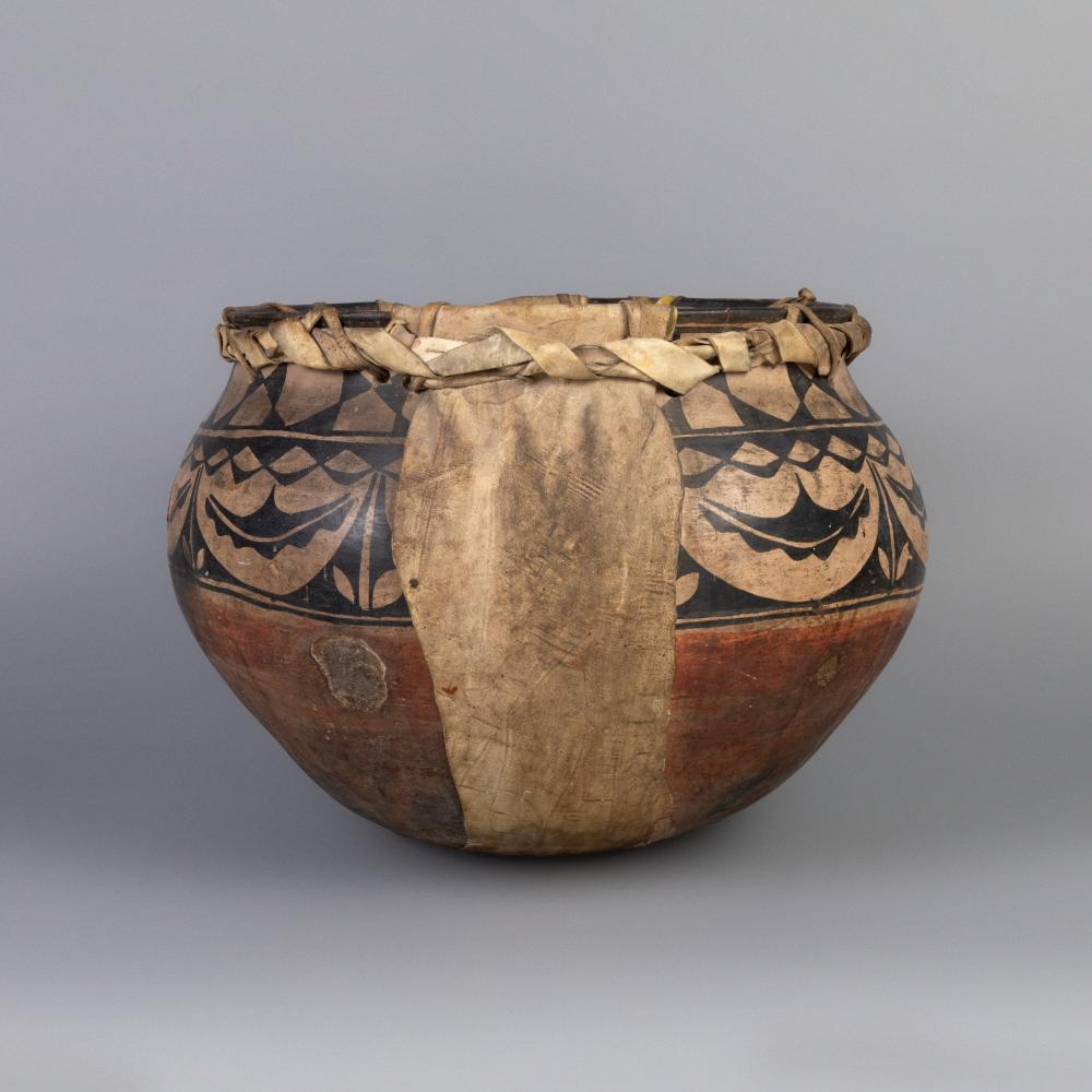 Appraisal: SANTO DOMINGO CERAMIC POT Santo Domingo Ceramic Pot fired clay