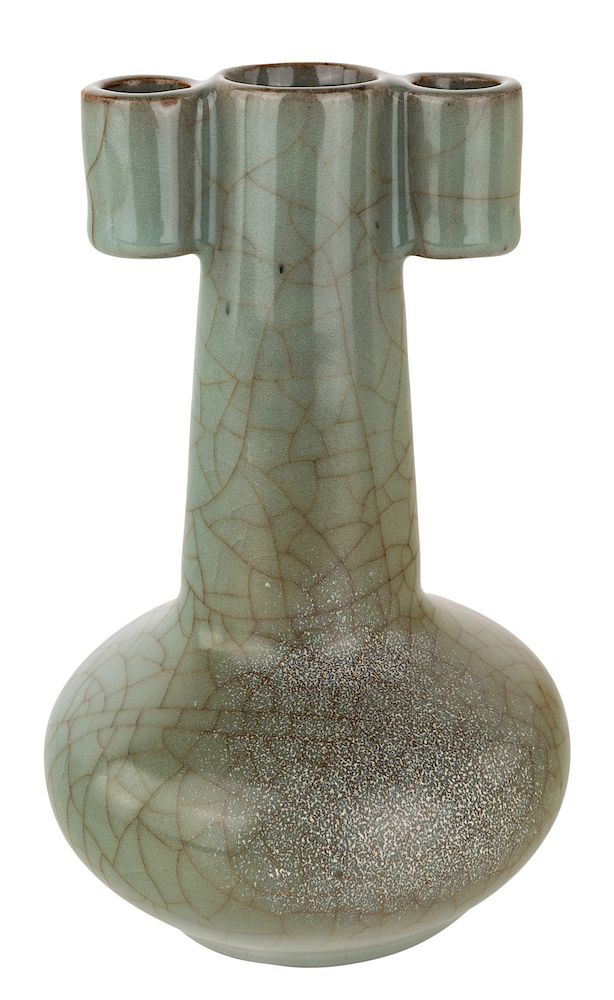 Appraisal: A CHINESE GUAN-TYPE CELADON ARROW VASE A CHINESE GUAN-TYPE CELADON