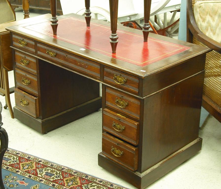 Appraisal: Edwardian mahogany pedestal desk the moulded top with inset red