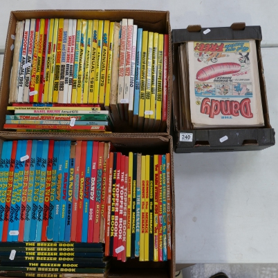 Appraisal: A large collection of Christmas annuals and Dandy magazines trays