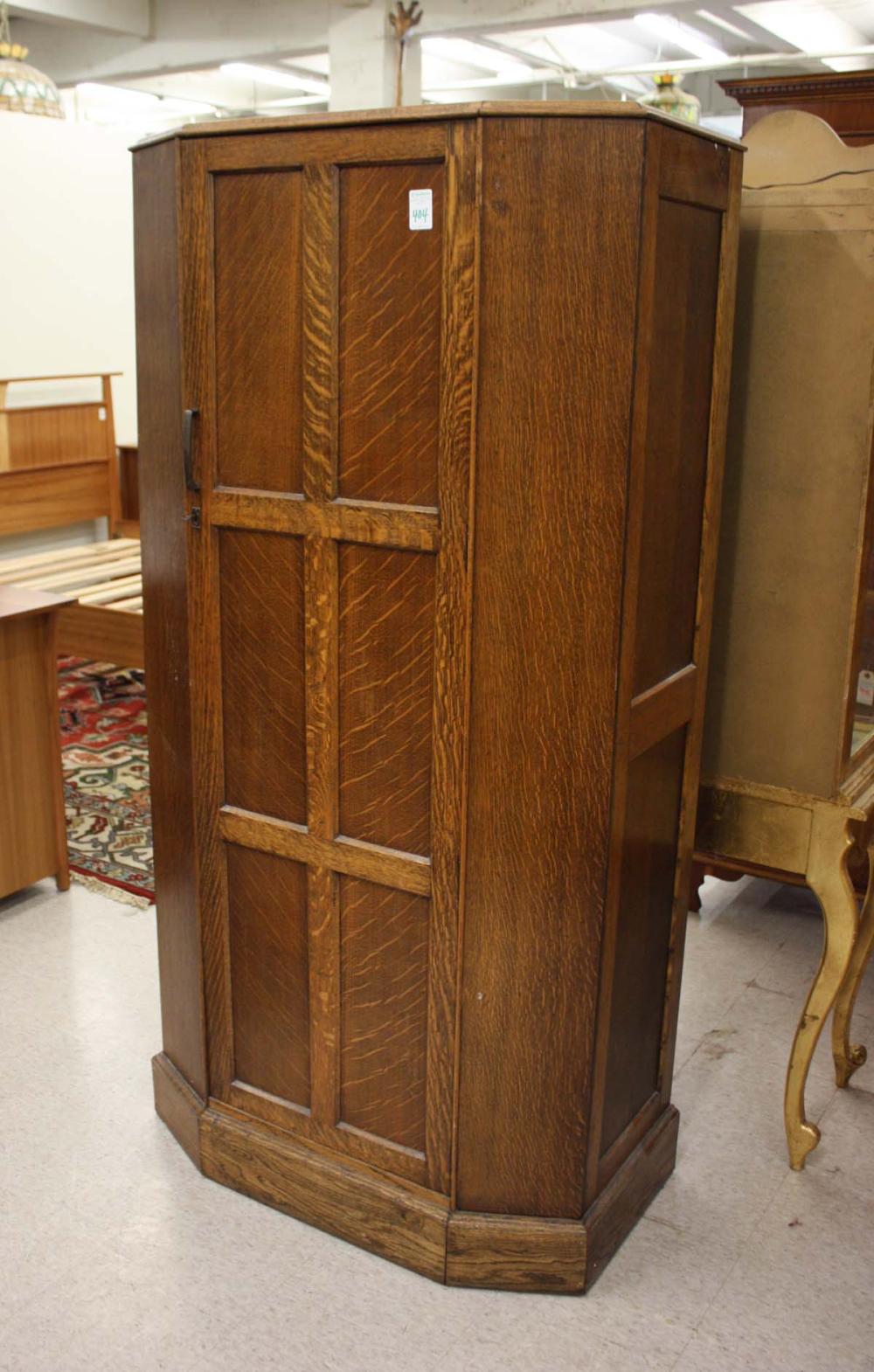 Appraisal: A SINGLE-DOOR OAK WARDROBE English nd quarter th century having