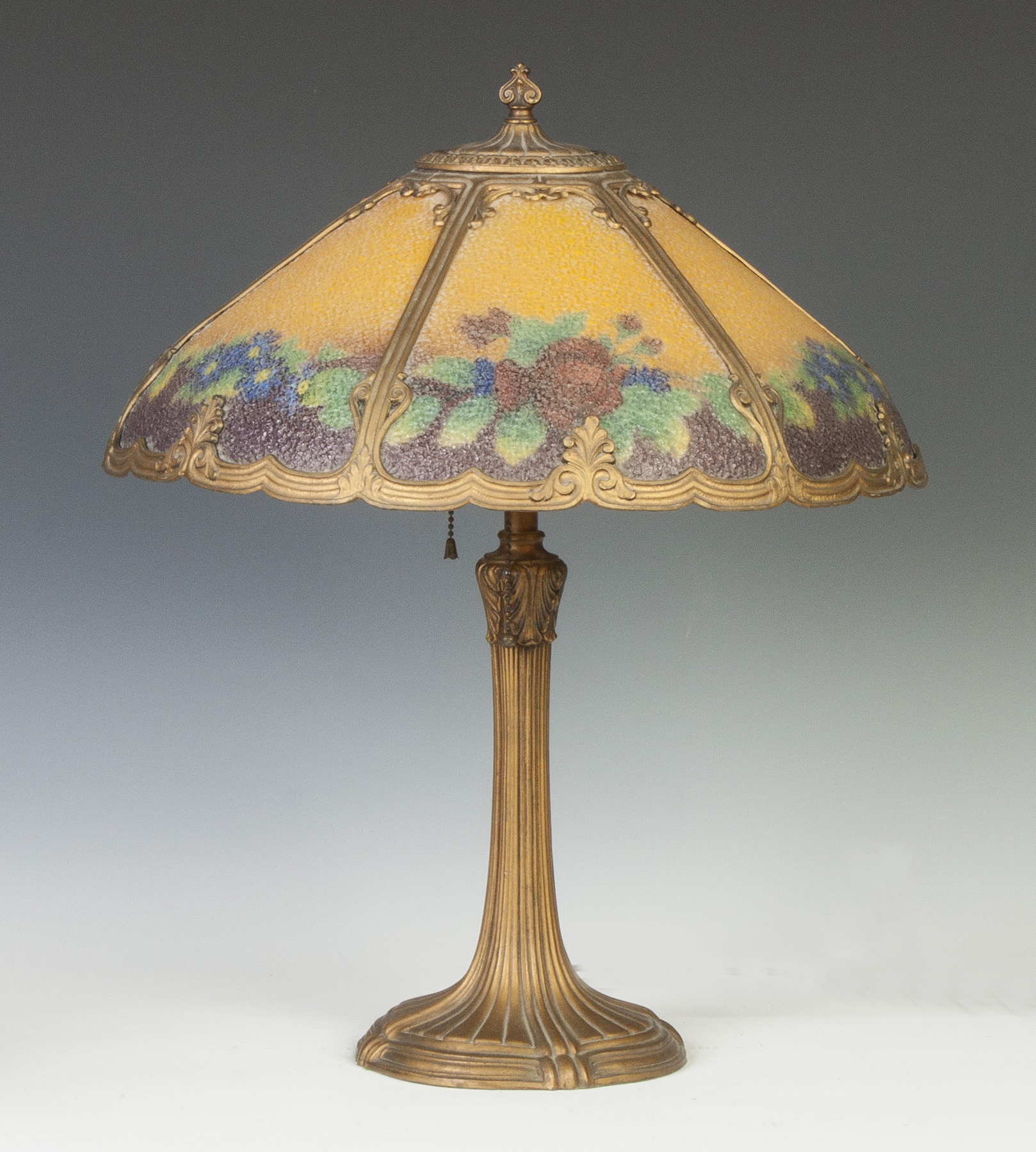 Appraisal: Reverse Painted Panel Lamp Textured glass reverse painted flower