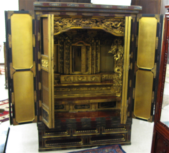 Appraisal: BUTSUDAN CABINET SHRINE Taisho Showa period Japanese c 's The