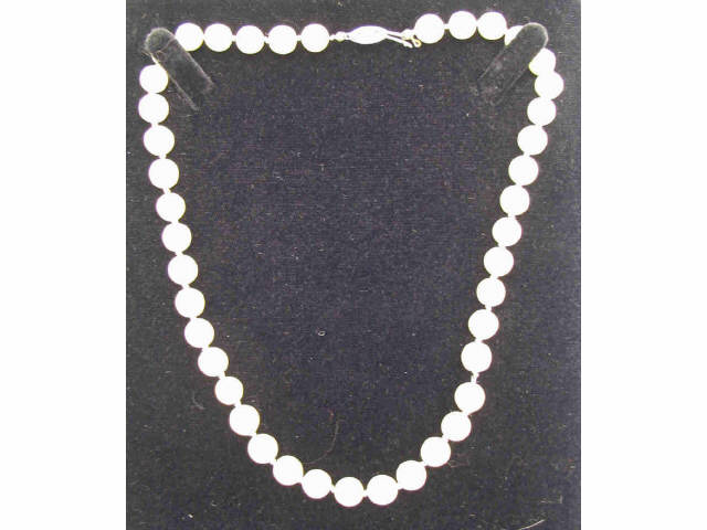 Appraisal: Vintage cultured pearl necklace having - mm round cultured pearls