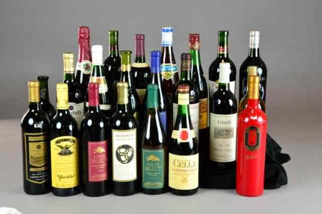 Appraisal: Various Bottles Of WineTo include a variety of Cabernet Savignon's