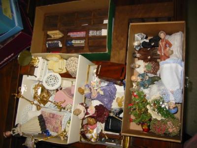 Appraisal: A quantity of dolls house accessories including a shop display