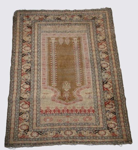 Appraisal: ORIENTAL RUG Turkish Ghiordes late th-early th century Finely detailed