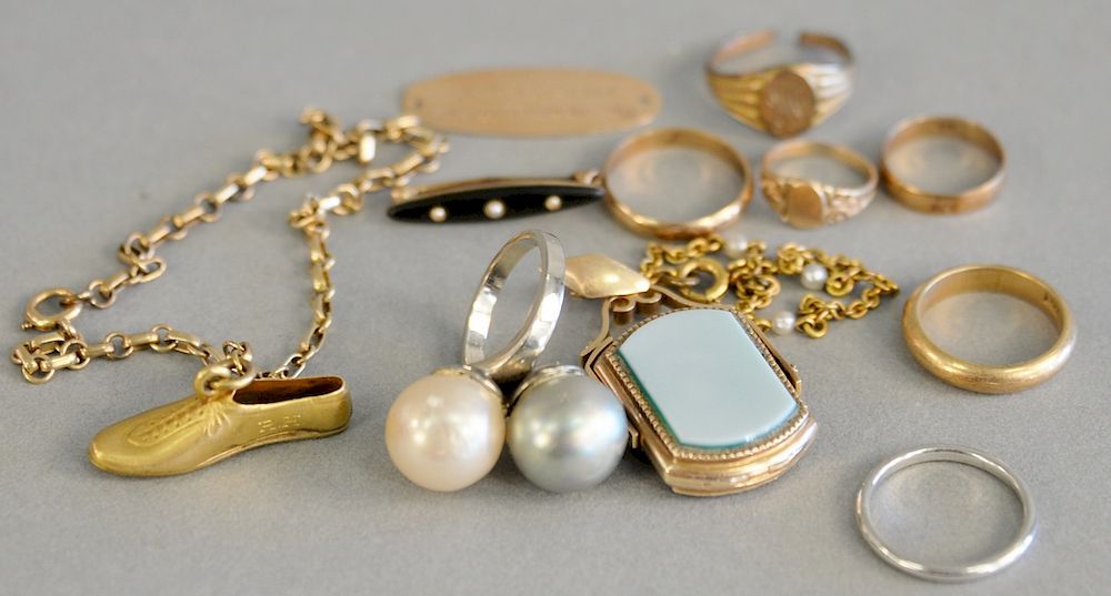 Appraisal: Gold lot to include faux pearl ring with K gold