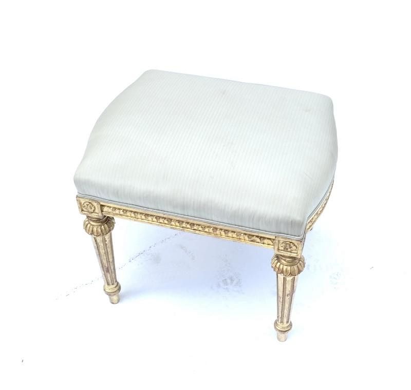 Appraisal: Louis XIV Style Stool Louis XIV style stool H x