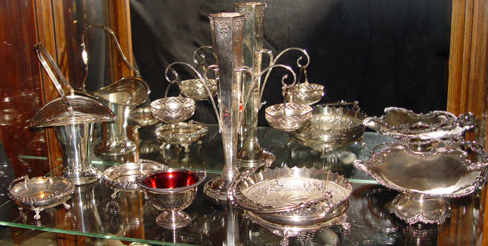 Appraisal: COLLECTION OF SILVERPLATE BASKETS To include Meriden basket with articulated