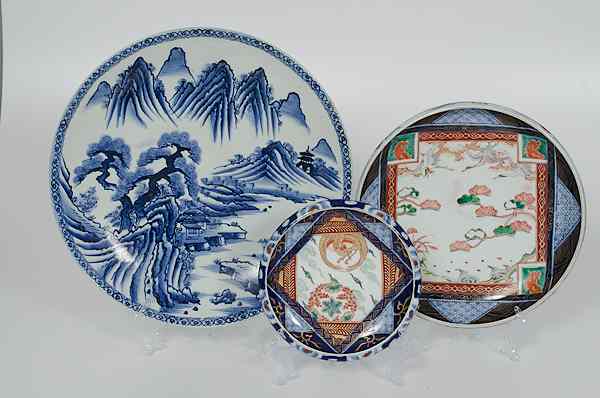 Appraisal: Japanese Tablewares Japan An assembled group of three tablewares including