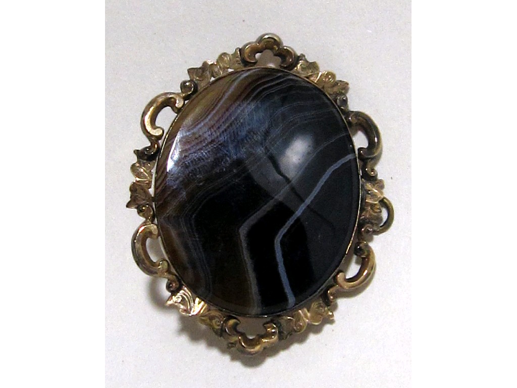 Appraisal: Victorian agate brooch in yellow metal mount