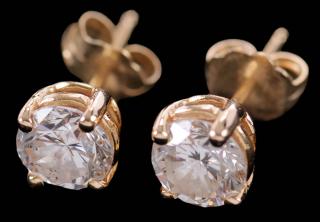 Appraisal: kt Diamond Stud Earrings round brilliant diamonds estimated total weight