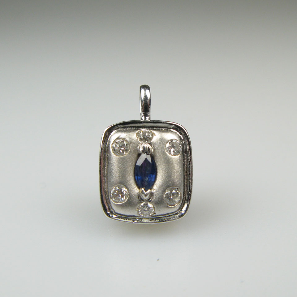 Appraisal: k White Gold Double-Sided Pendant set with a small oval