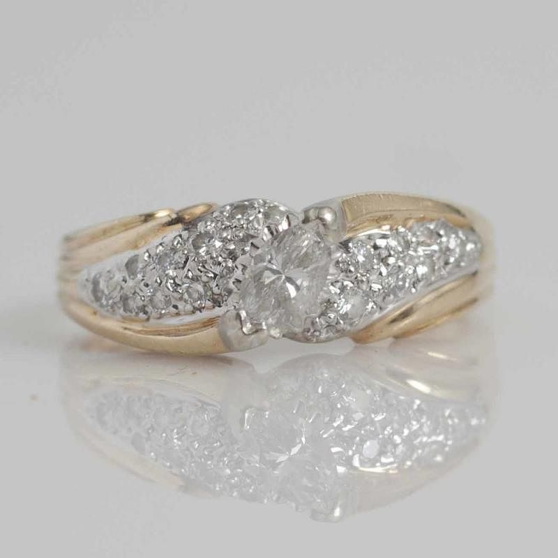 Appraisal: Diamond k Ring k yellow gold diamond ring having a