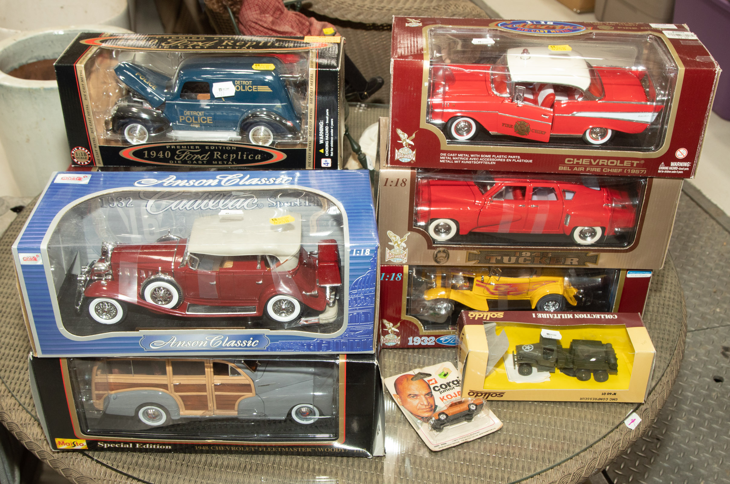 Appraisal: A GROUP OF DIECAST VEHICLES All with original boxes Includes