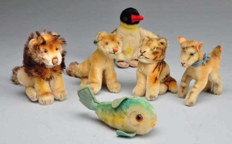 Appraisal: Lot of Steiff Animals Description Includes one two lions one