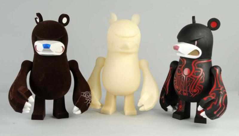 Appraisal: Lot of Touma Knuckle Bears Figures Description Includes three Knuckle