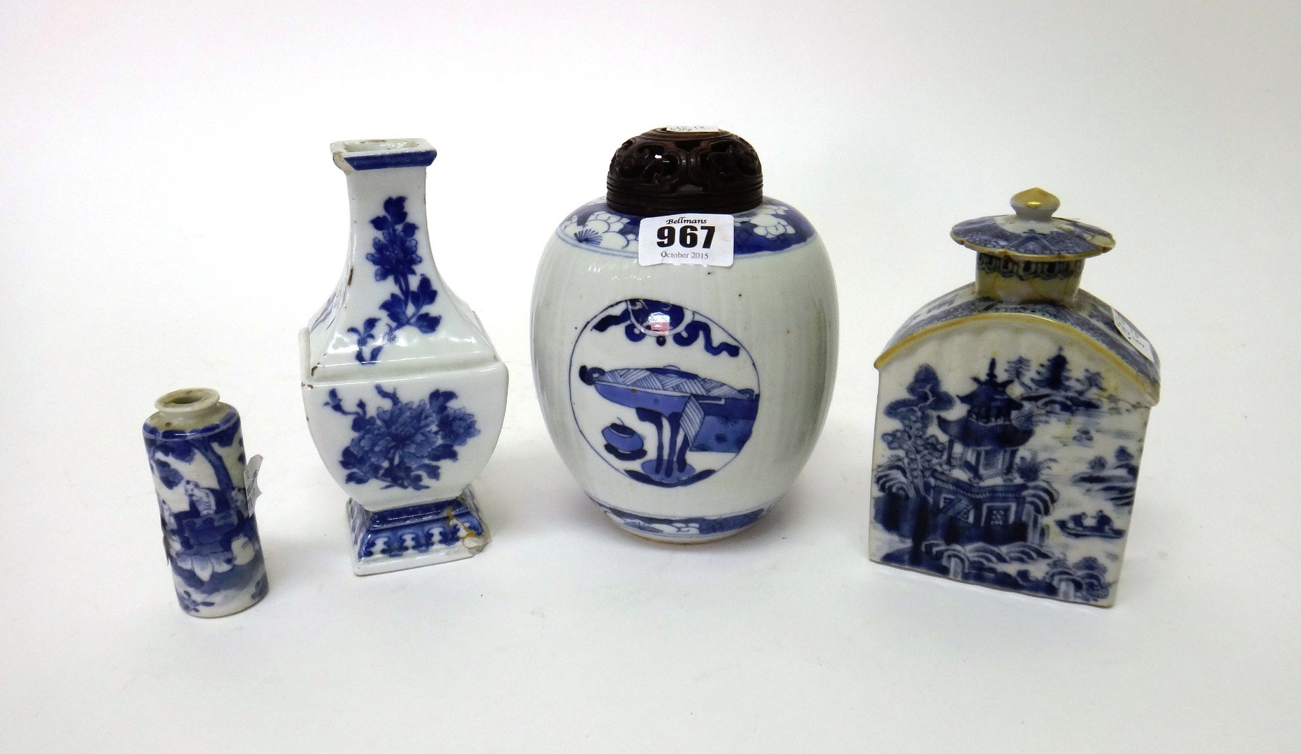 Appraisal: A group of Chinese blue and white porcelain th th