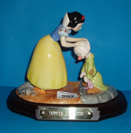 Appraisal: Disney Showcase Tableau Dopeys First Kiss SW Limited Edition Boxedv