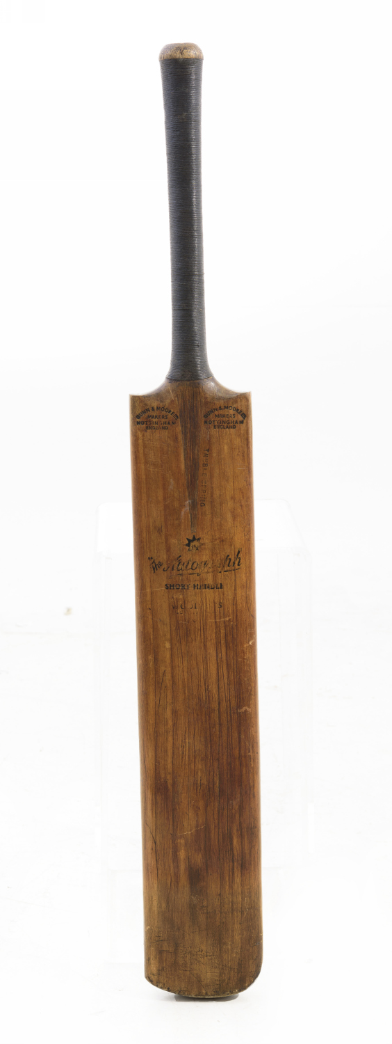 Appraisal: GUNN MOORE 'THE AUTOGRAPH' CRICKET BAT CIRCA