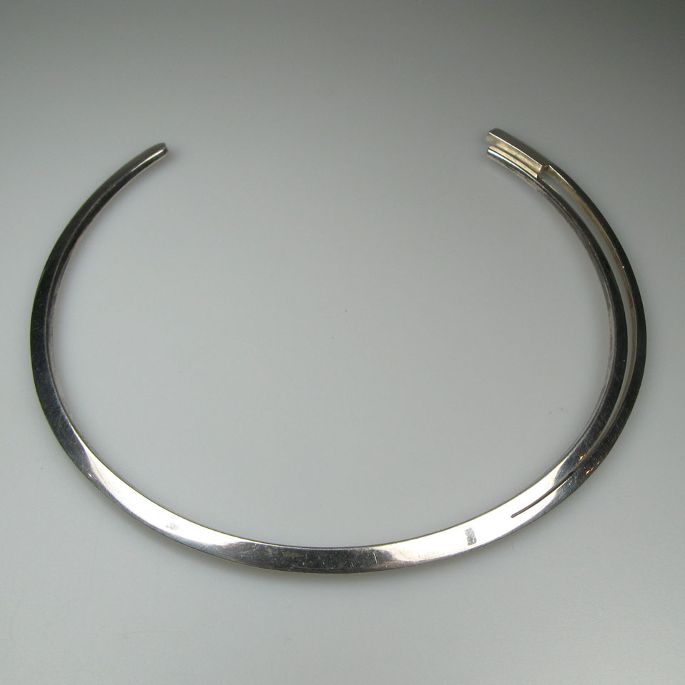 Appraisal: Gucci Sterling Silver Collar Necklace Italian signed g