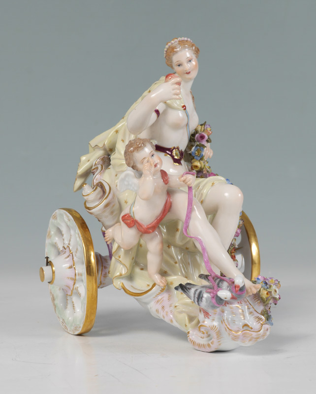 Appraisal: MEISSEN VENUS AND CUPID FIGURAL GROUP Figure of Venus seated