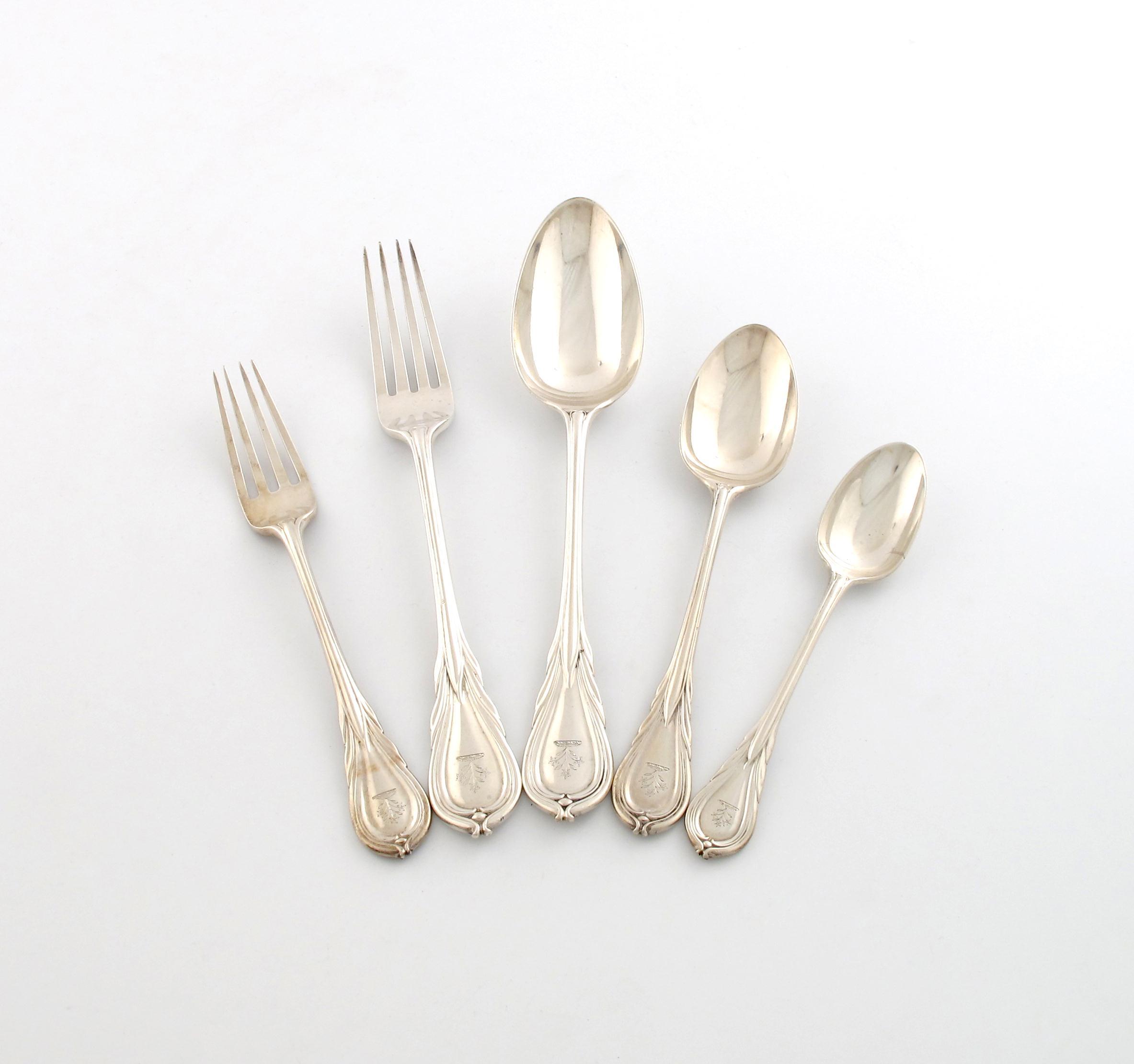 Appraisal: A Victorian silver Lily pattern canteen for twelve