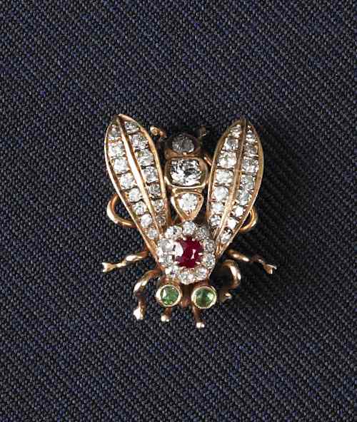 Appraisal: K yellow gold bee pin with diamonds and ruby approx