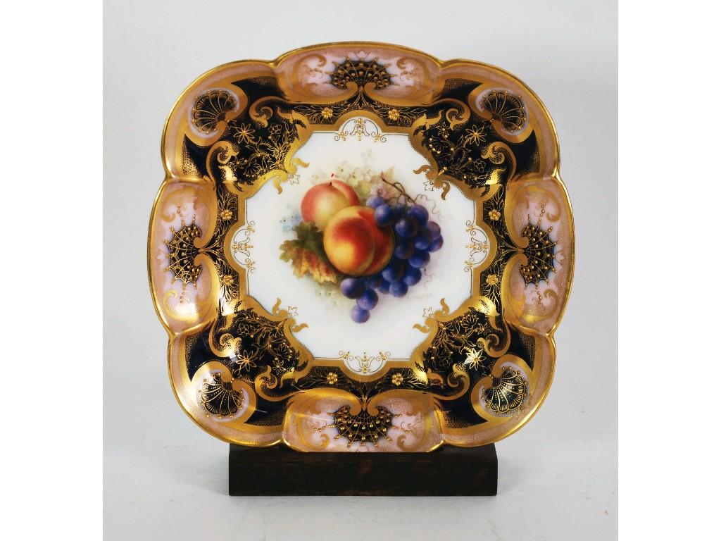 Appraisal: AN EARLY TH CENTURY ROYAL WORCESTER PORCELAIN DESSERT DISH of