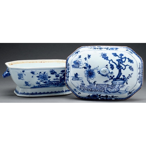 Appraisal: A Chinese export blue and white soup tureen and a