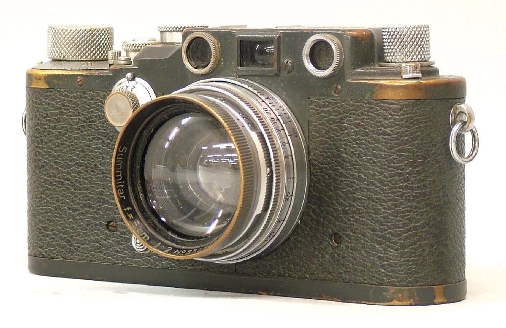 Appraisal: Leica IIIC Military camera serial no K the film winder