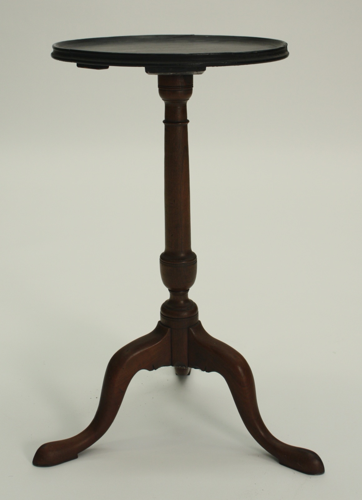 Appraisal: ANTIQUE AMERICAN QUEEN ANNE CANDLESTAND With top retaining old black