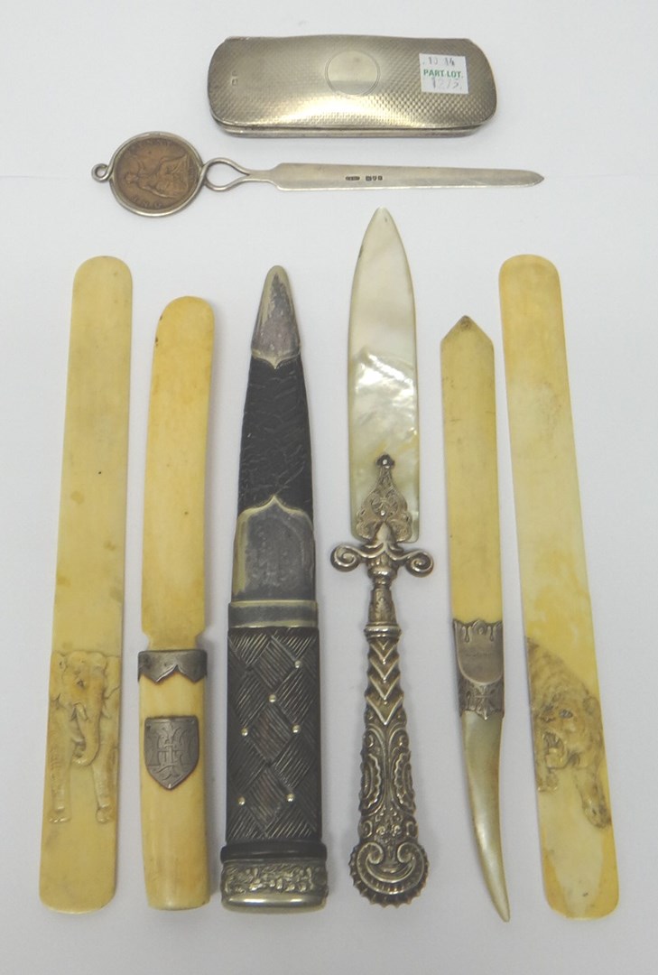 Appraisal: A Victorian silver mounted mother of pearl paper knife Birmingham