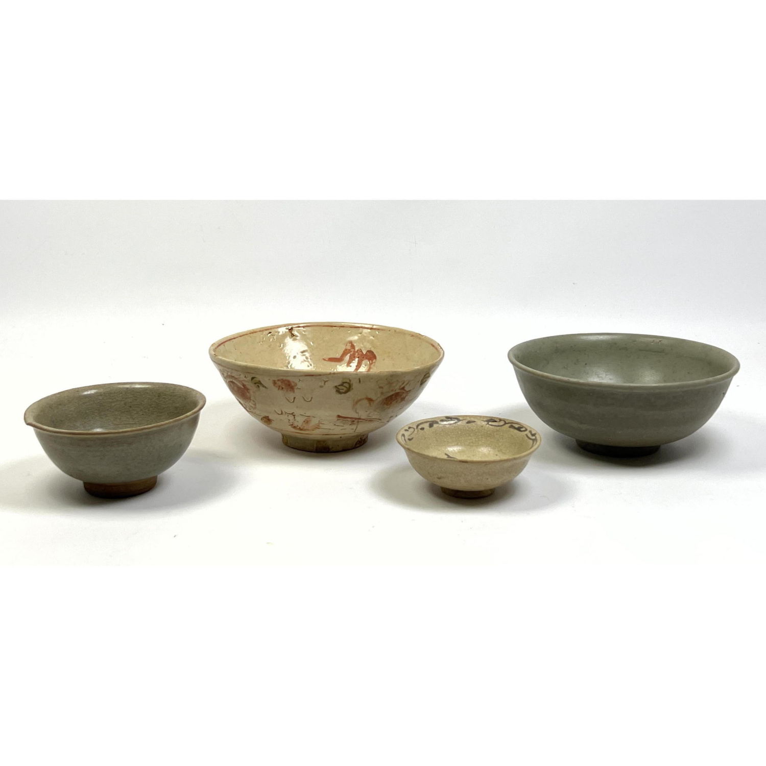 Appraisal: pcs Chinese Bowls Sukothai Ming H x W x D