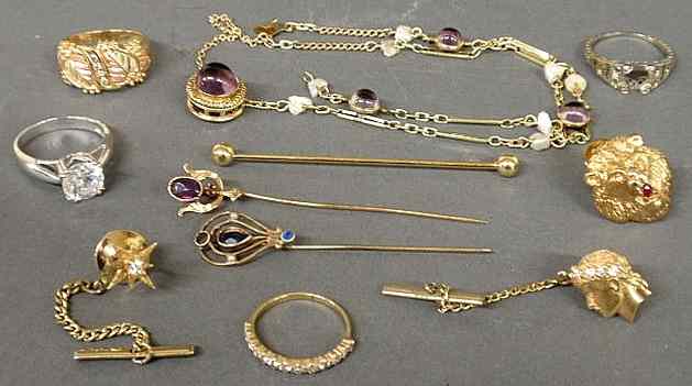 Appraisal: Grouping of gold jewelry to include three yellow gold diamond