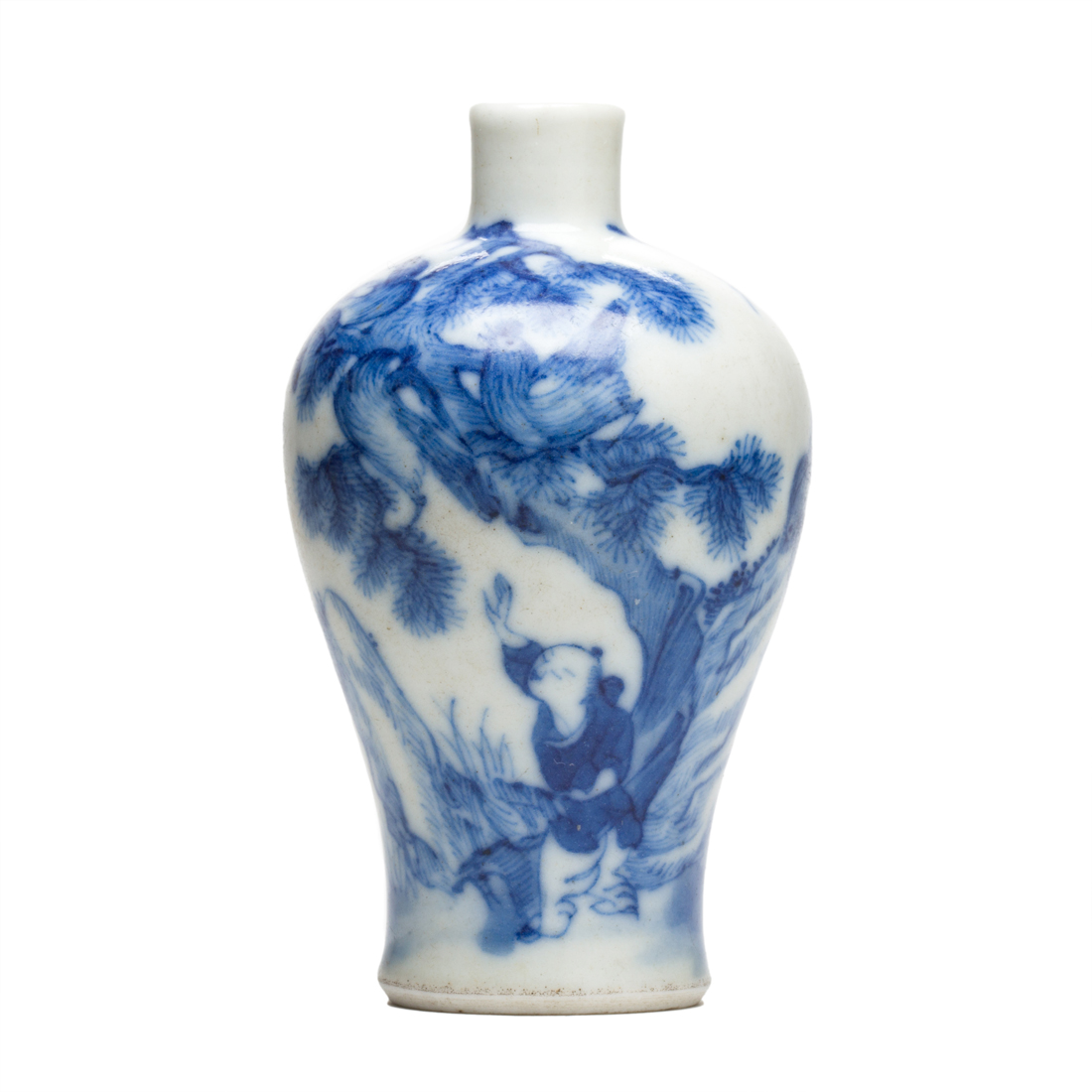 Appraisal: CHINESE BLUE AND WHITE SNUFF BOTTLE Chinese blue and white