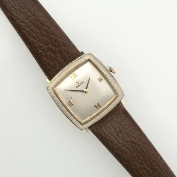 Appraisal: OMEGA Men s wristwatch with square bezel in k yg