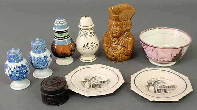 Appraisal: Grouping of porcelain and ceramic items incl a mocha seaweed