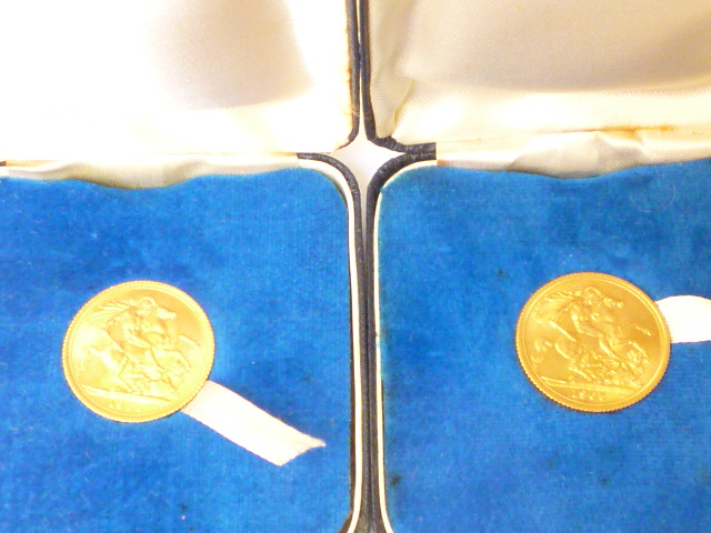 Appraisal: TWO ELIZABETH II GOLD SOVEREIGNS and cased UNC