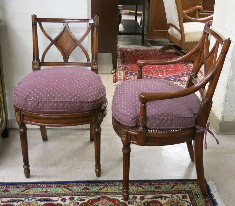 Appraisal: A SET OF SIX REGENCY STYLE MAHOGANY DINING CHAIRS Theodore