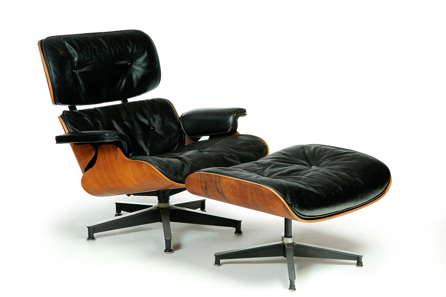 Appraisal: LOUNGE CHAIR BY CHARLES AND RAY EAMES FOR HERMAN MILLER