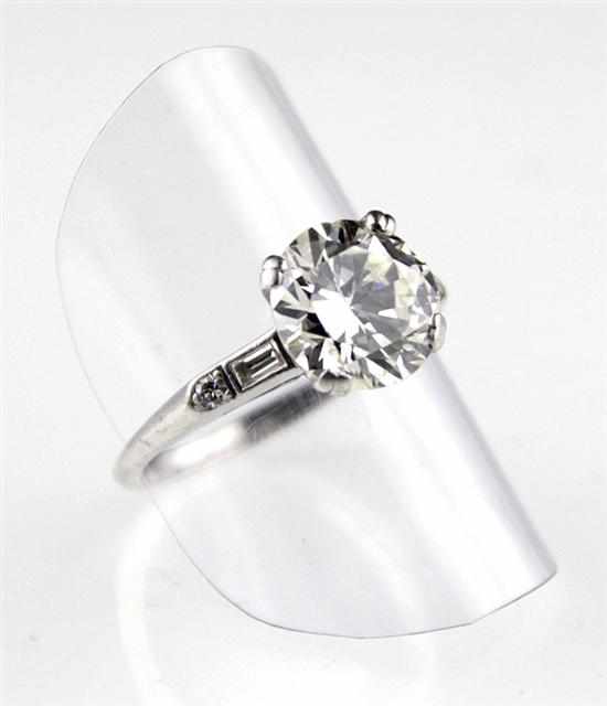 Appraisal: Diamond and platinum ring ct round brilliant-cut diamond color I-J