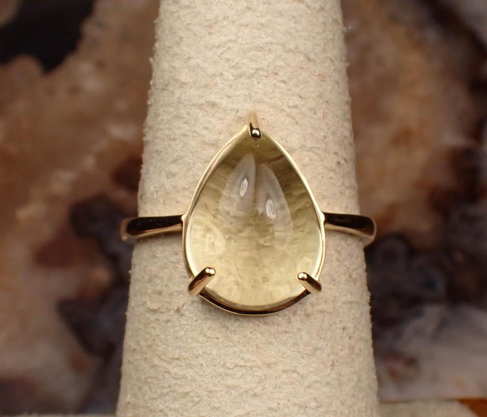 Appraisal: YELLOW LABRADORITE AND FOURTEEN KARAT GOLD RING The k yellow