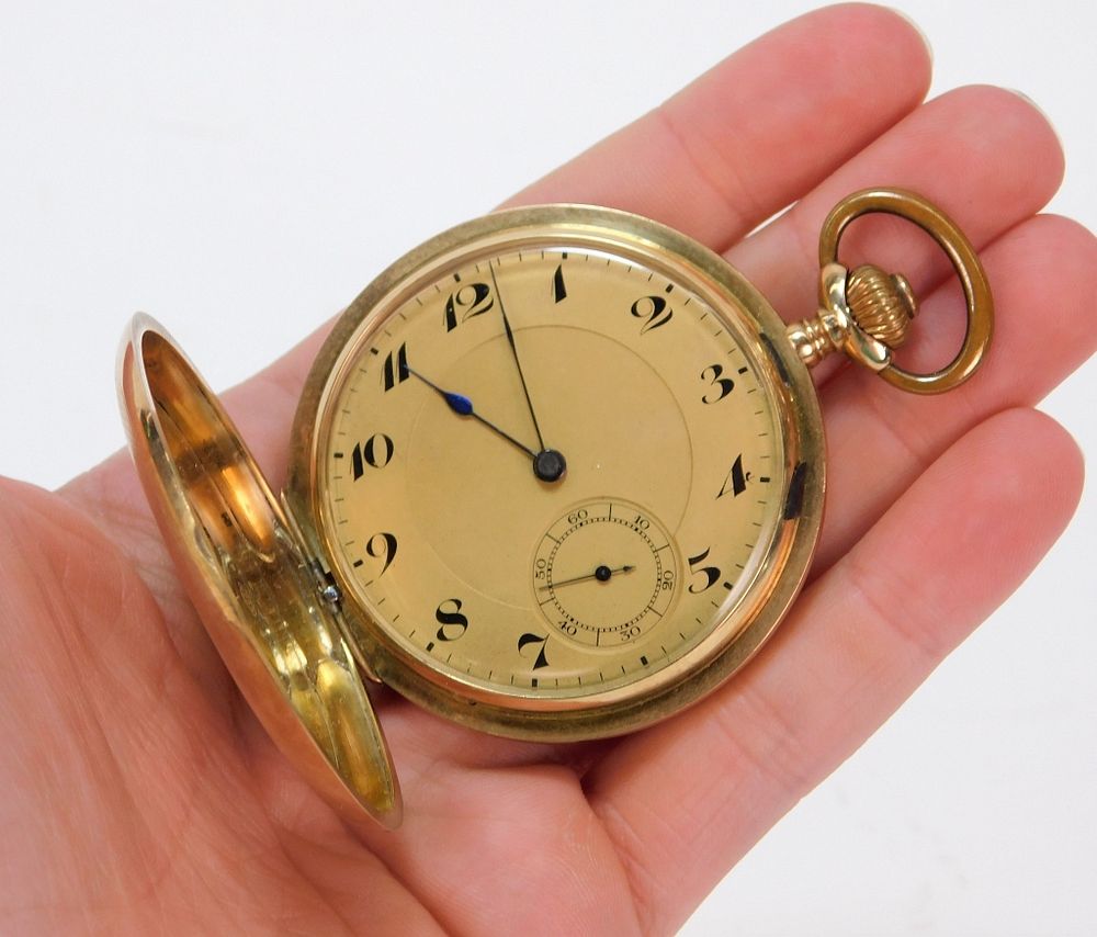 Appraisal: 's K Gold Swiss Hunters Case Pocket Watch Switzerland 's