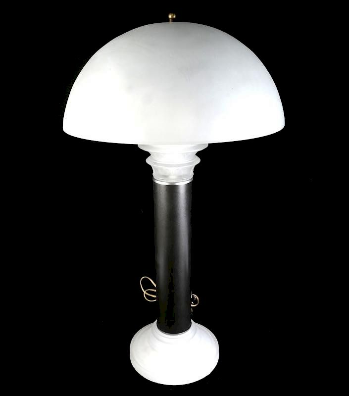 Appraisal: Art Deco-Style Vaseline Table Lamp Art deco-style glass vaseline table