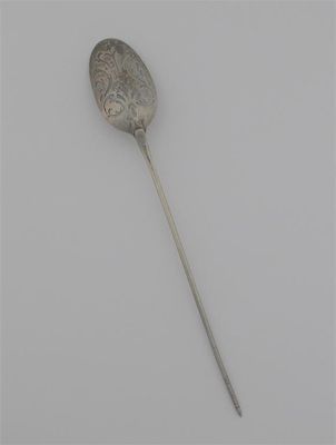 Appraisal: An early George II mote spoon with a long wire