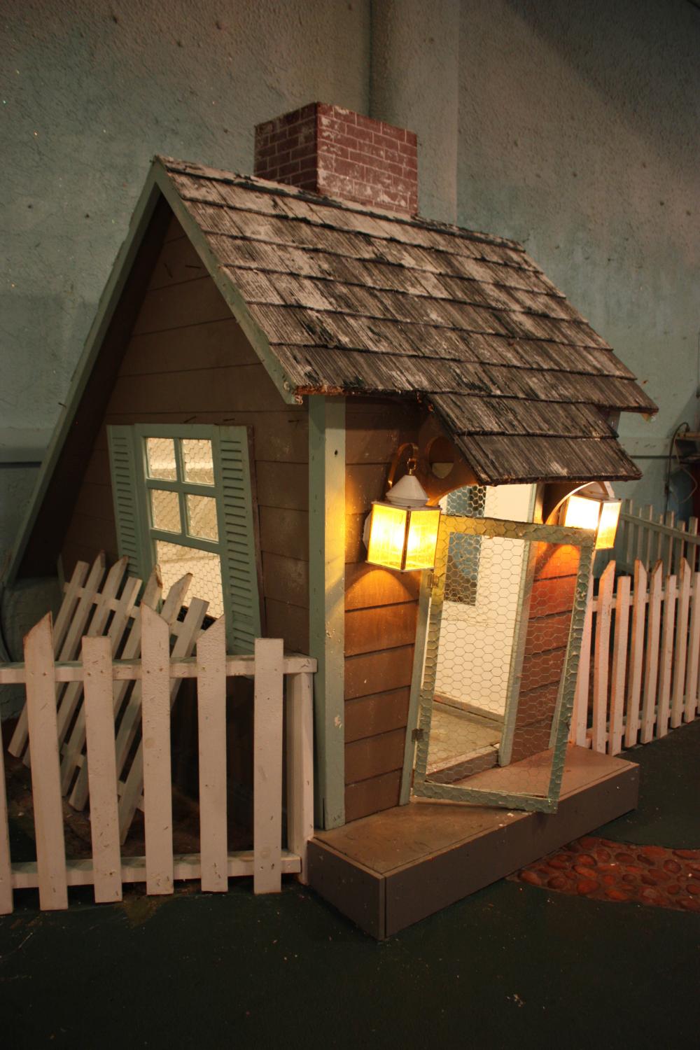 Appraisal: PETER RABBIT HOUSE W x W x D overall