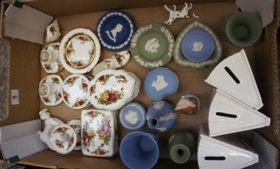 Appraisal: A collection of pottery to include Wedgwood jasperware Royal Albert